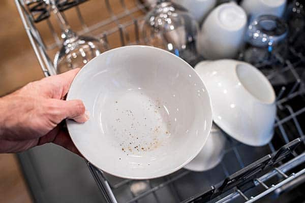 4 علت کثیف شستن ظرف ها در ماشین ظرفشویی ال جی