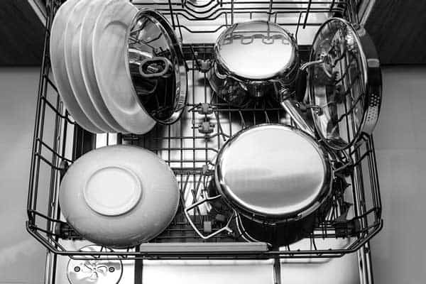 علت سفیدک زدن ظرفها در ماشین ظرفشویی
